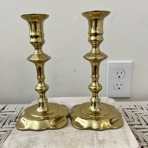Vintage Pair of 2 Solid Brass Colonial Williamsburg Virginia Metal Crafters